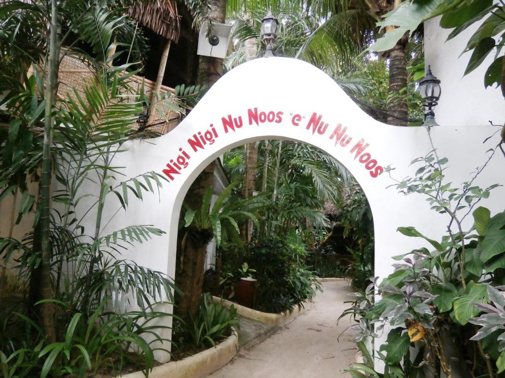 מלון Balabag  Nigi Nigi Nu Noos 'E' Nu Nu Noos מראה חיצוני תמונה